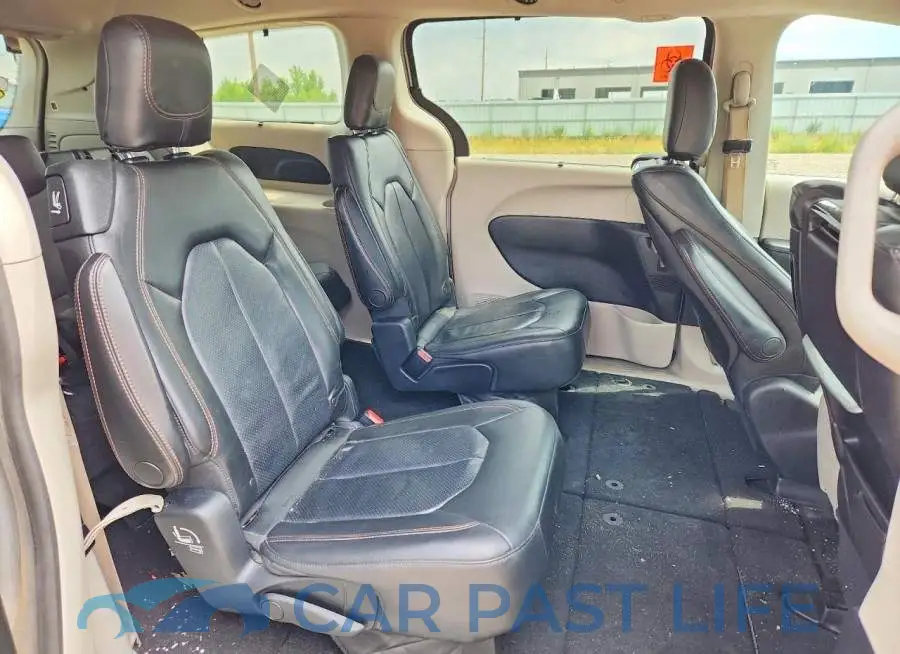 2C4RC1EG1JR271375# 11