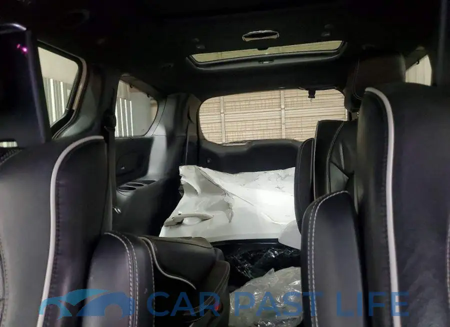 2C4RC1S75MR526828# 10