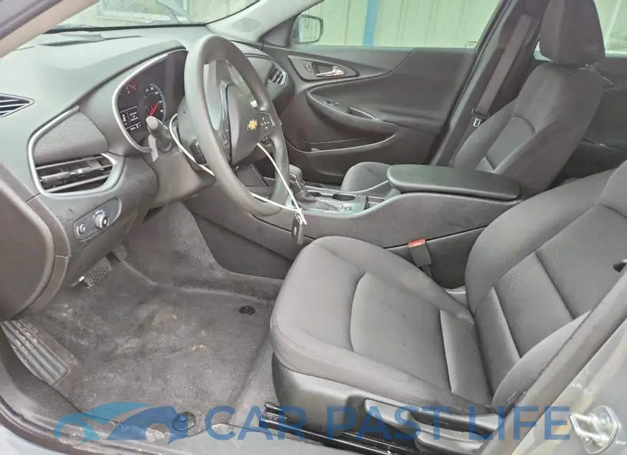 1G1ZB5ST4SF105977# 7