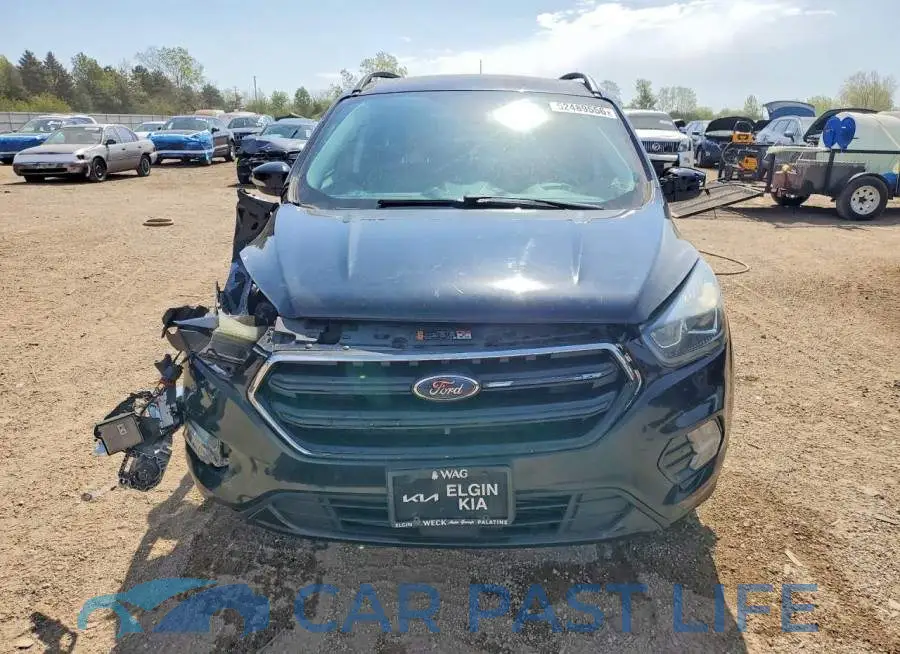 1FMCU9J97HUA77077# 5
