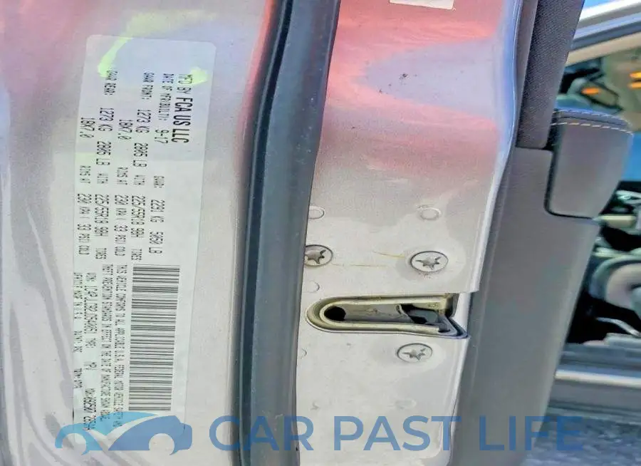 1C4PJLCB2JD540051# 12