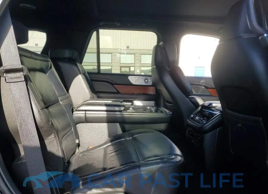 5LMJJ2LT1JEL21366# 11