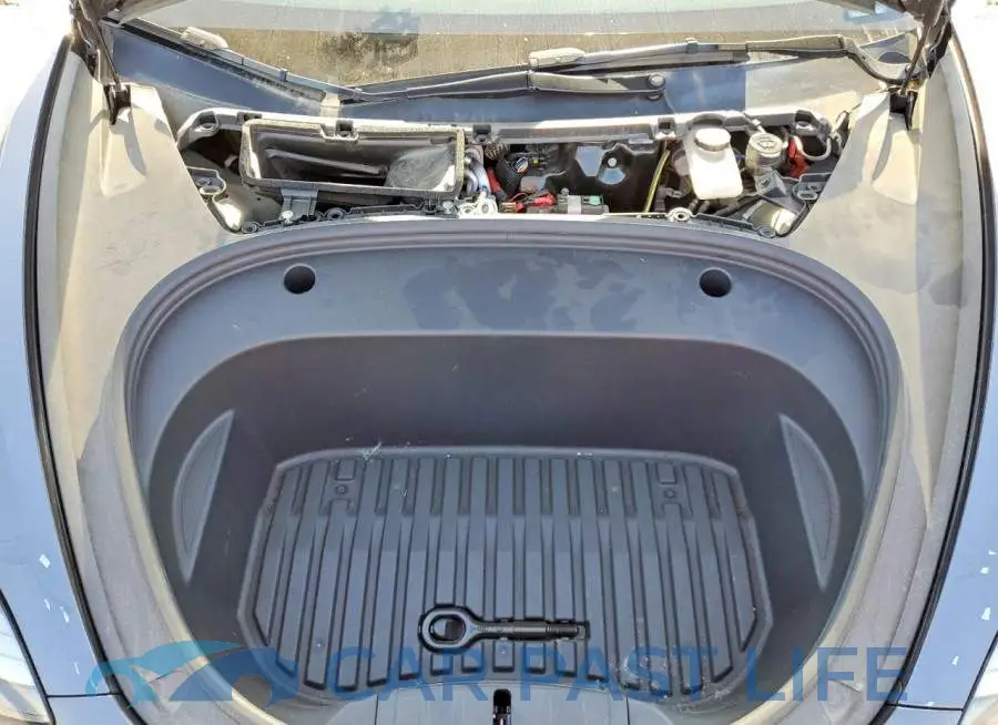 5YJ3E1EB2PF678193# 11