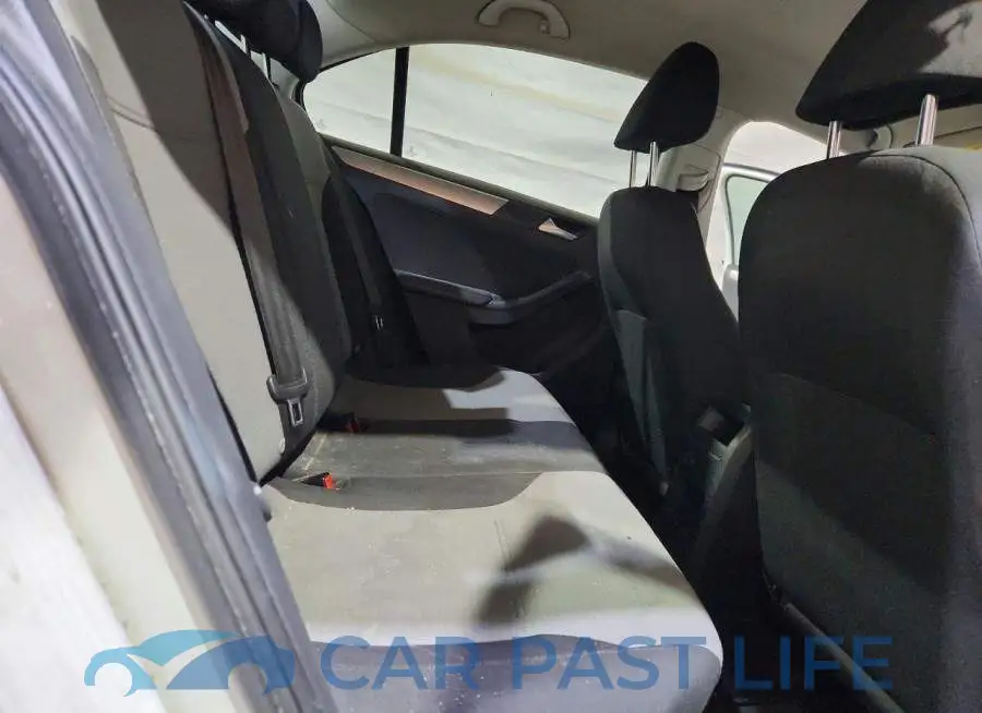 3VW167AJ0HM242392# 10