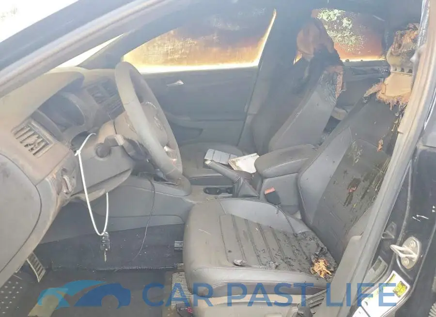 3VW4T7AJXHM404275# 7