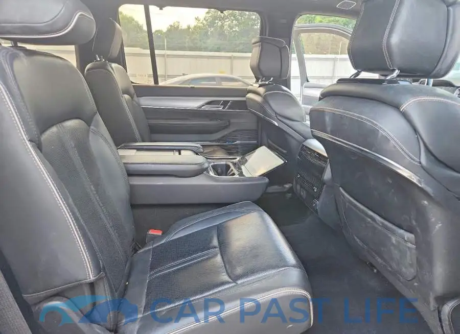 1C4SJVFP7NS116251# 11