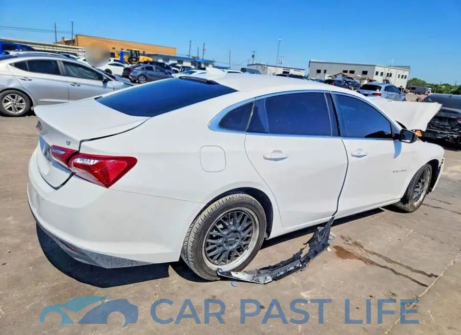 1G1ZD5ST5LF122945# 3