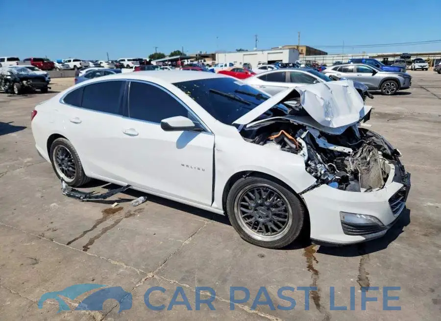 1G1ZD5ST5LF122945# 4