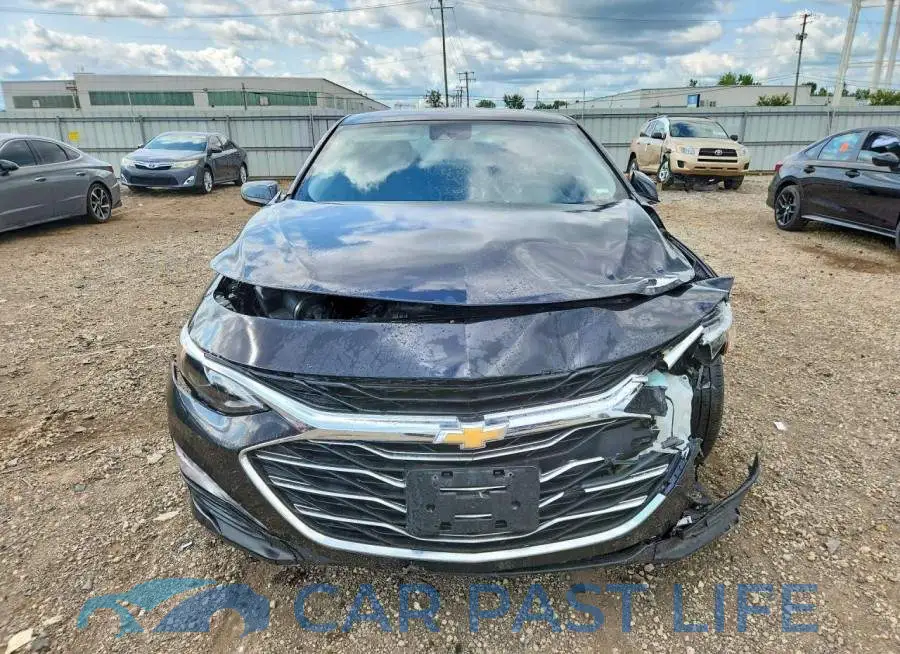 1G1ZD5ST9PF242320# 5
