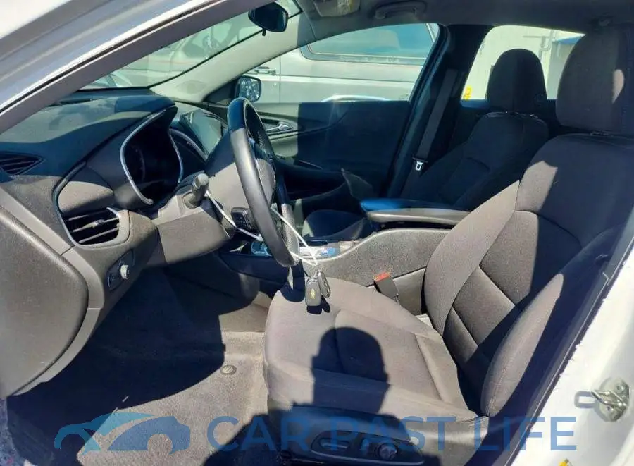 1G1ZG5ST9PF175077# 7