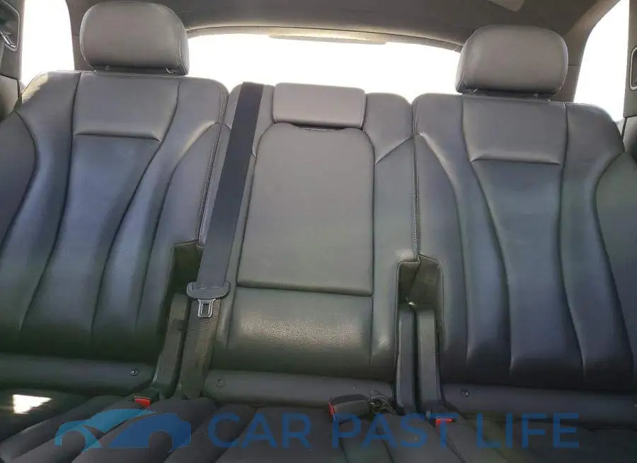 WA1LXAF70LD011817# 10