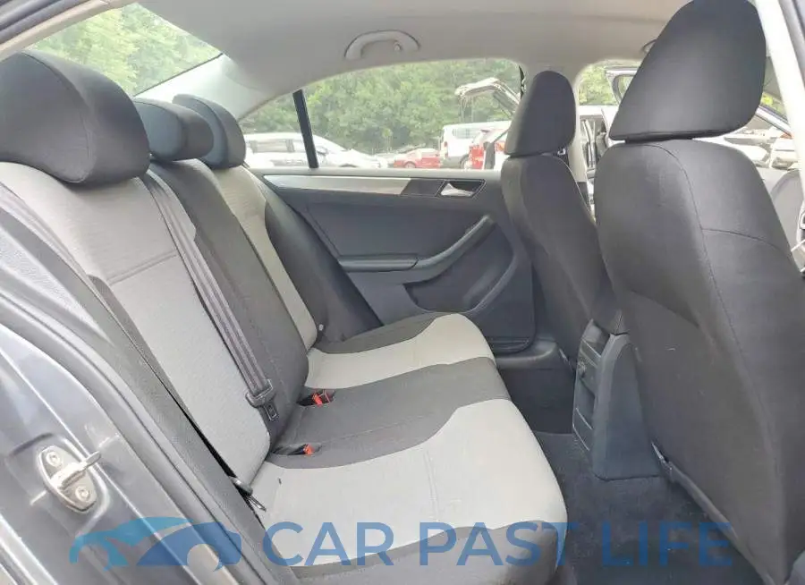 3VW2B7AJ1HM392852# 10