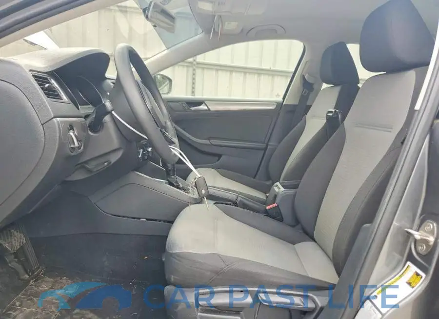 3VW2B7AJ1HM392852# 7