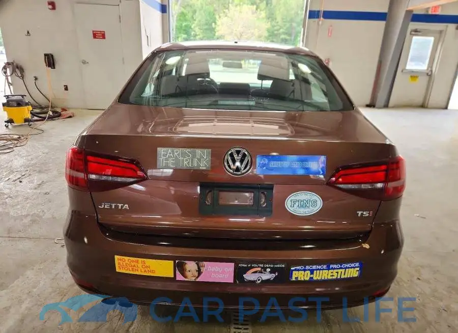 3VW2B7AJ2HM390561# 6
