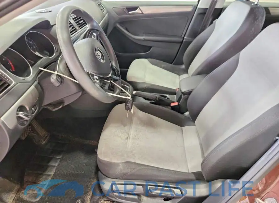 3VW2B7AJ2HM390561# 7