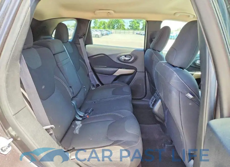 1C4PJLCB4HW640165# 11