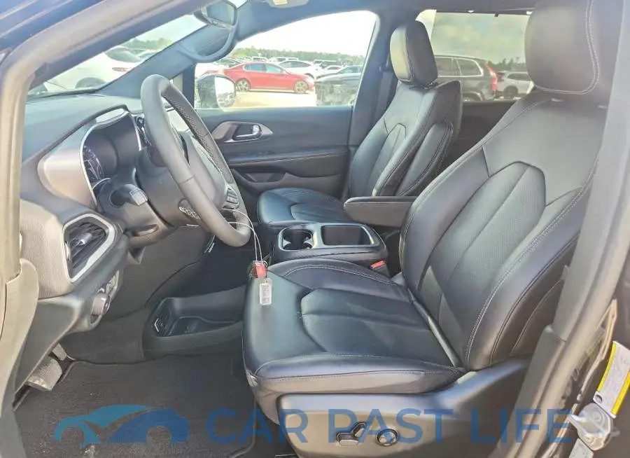 2C4RC1BG6TR196583# 7