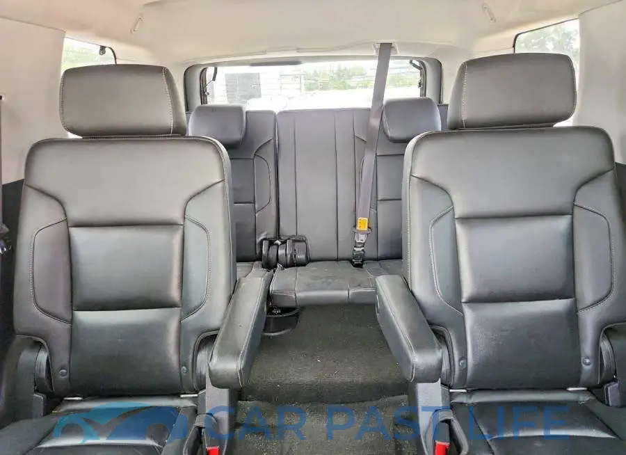 1GNSKBKC2JR152677# 10