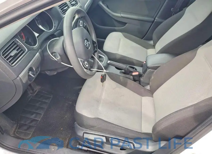 3VW2B7AJ3HM203733# 7