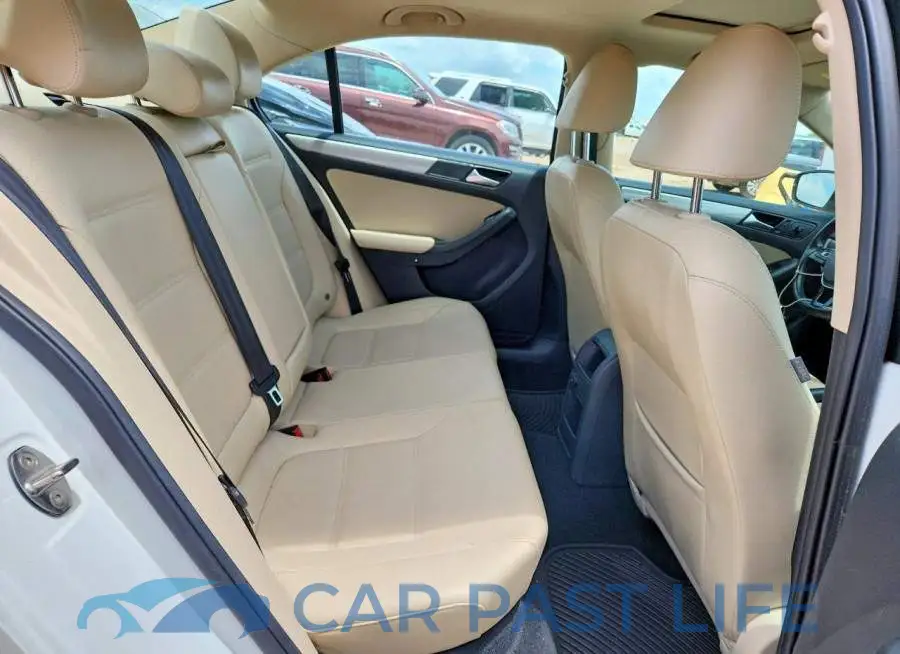 3VWDB7AJ6HM296028# 10