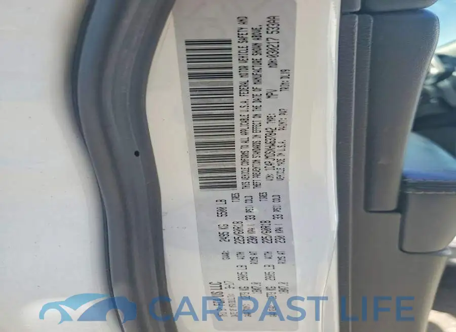 1C4PJMDSXHW637842# 13