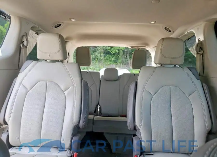 2C4RC1EG7JR114014# 10