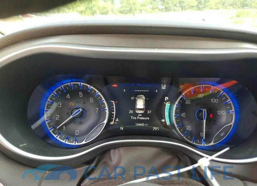 2C4RC1EG7JR114014# 9