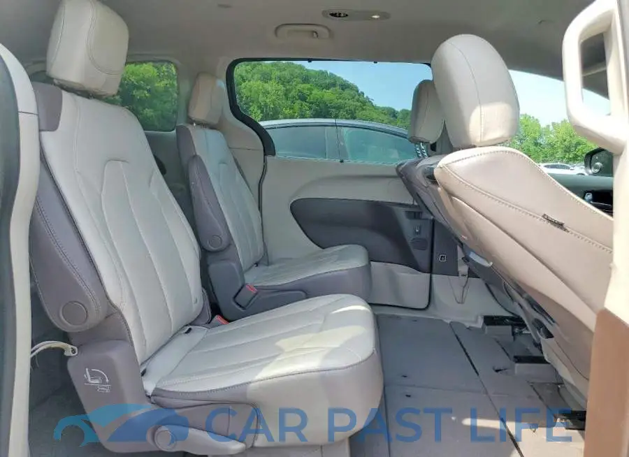 2C4RC1EG7JR114014# 11
