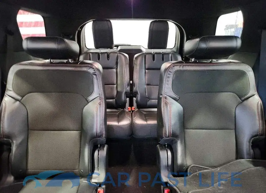 1FM5K8D82JGC83049# 10