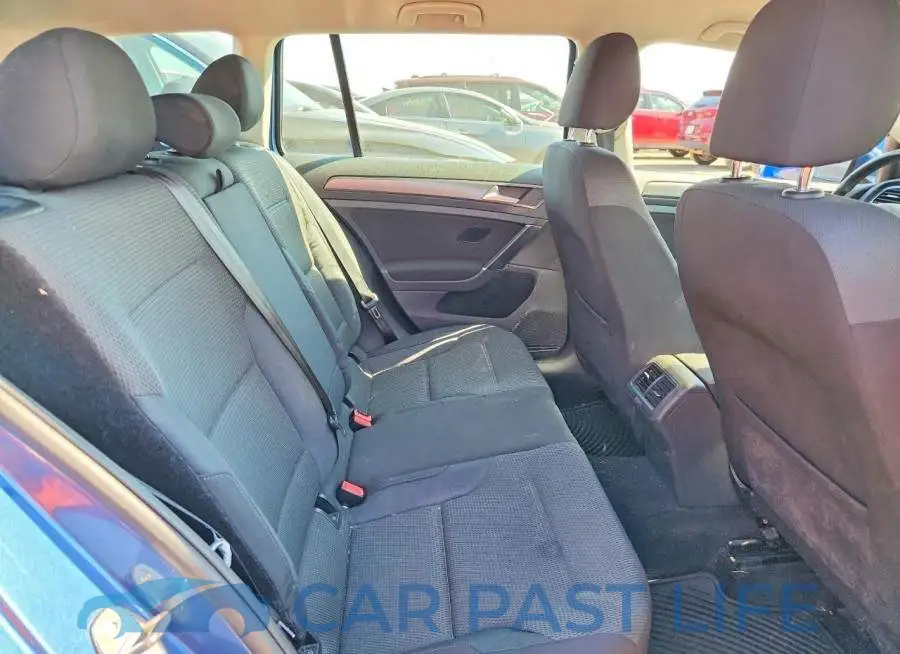 3VW217AUXKM500129# 10