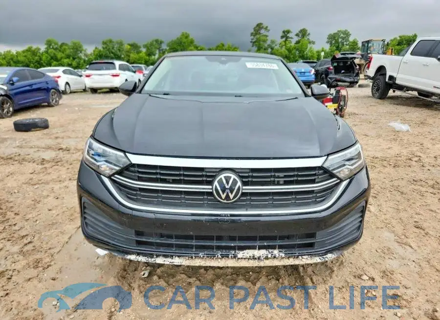3VW7M7BUXPM022345# 5