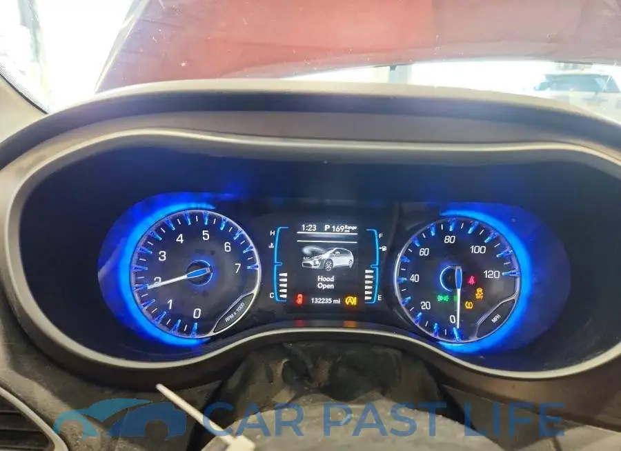 2C4RC1FG5JR113331# 9