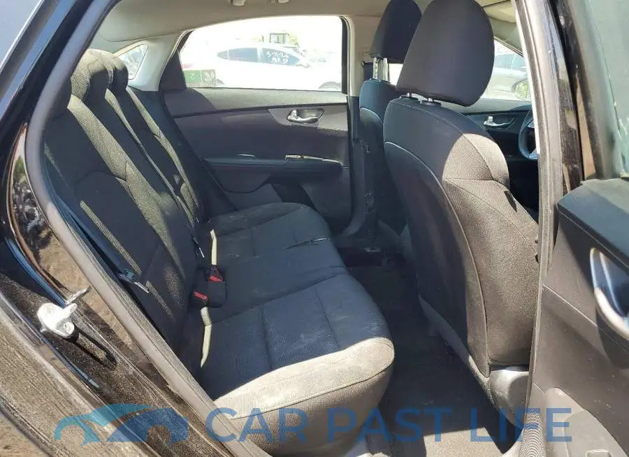 3KPF24AD8ME285038# 10