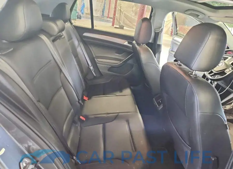 3VW217AU5HM025546# 10