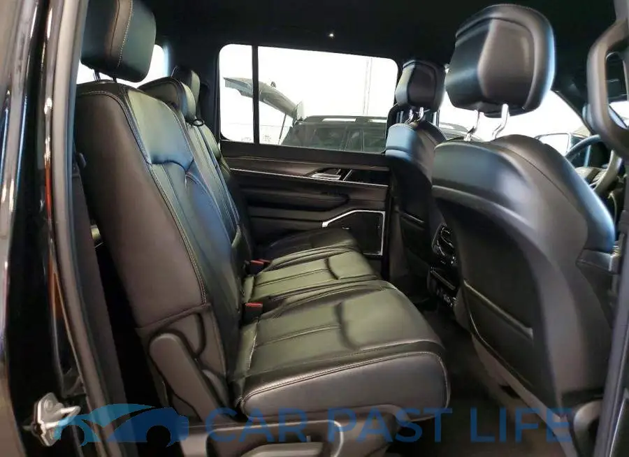 1C4SJVBP1RS125944# 11