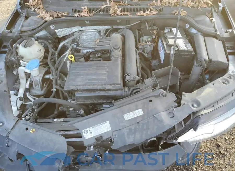 3VW2B7AJ8HM270747# 11