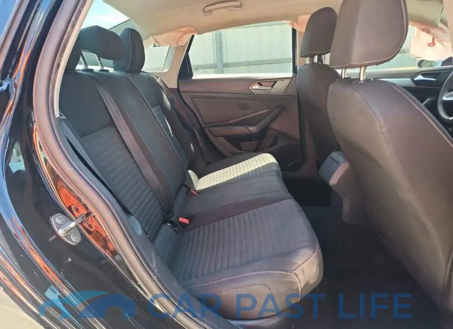 3VW5M7BU8PM045176# 10
