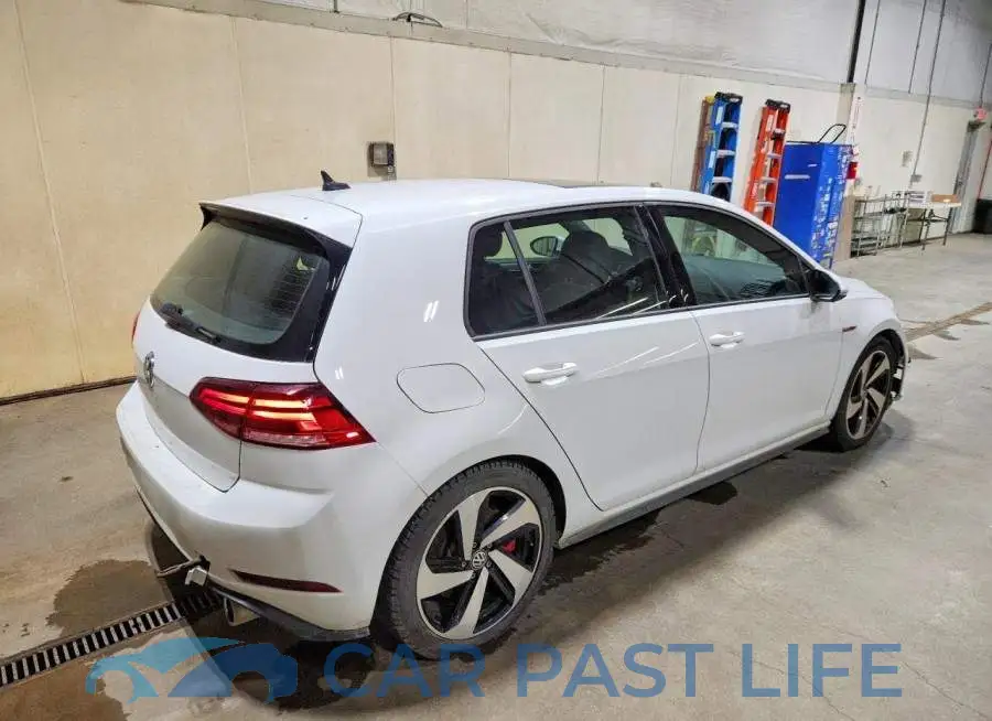 3VW5T7AU0KM029826# 3