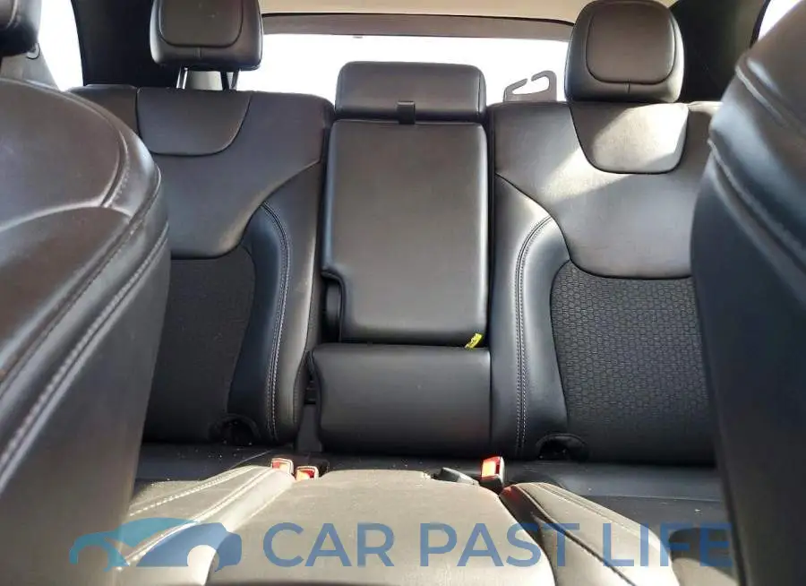 1C4PJLLB7KD479197# 10