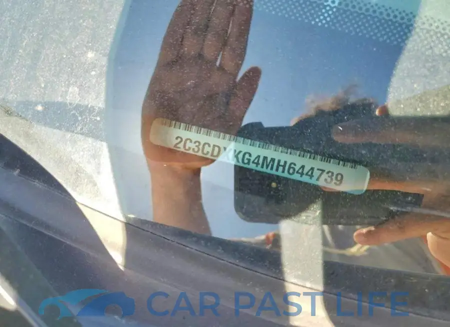 2C3CDXKG4MH644739# 12
