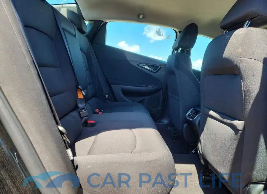 1G1ZD5ST0JF113647# 10