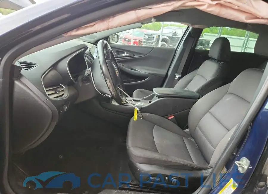 1G1ZD5ST3JF199097# 7