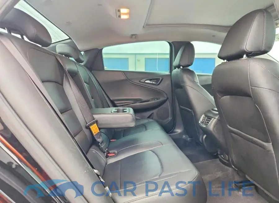 1G1ZD5ST3JF285672# 10