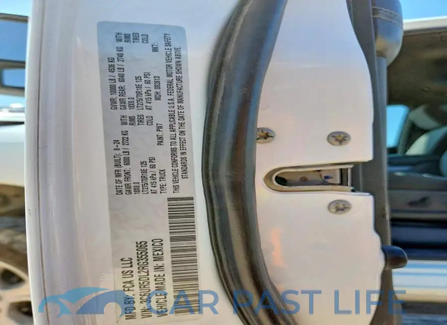 3C6UR5DL2RG355065# 12