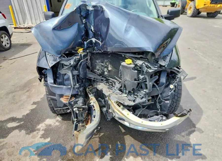 3C6RR7LT8JG171885# 11