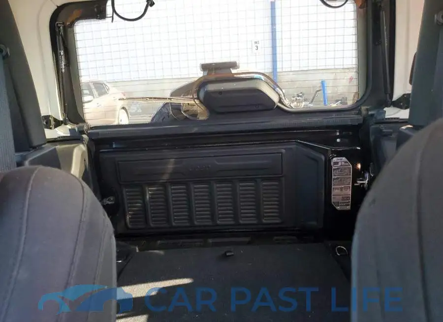 1C4GJXAG8KW618117# 10