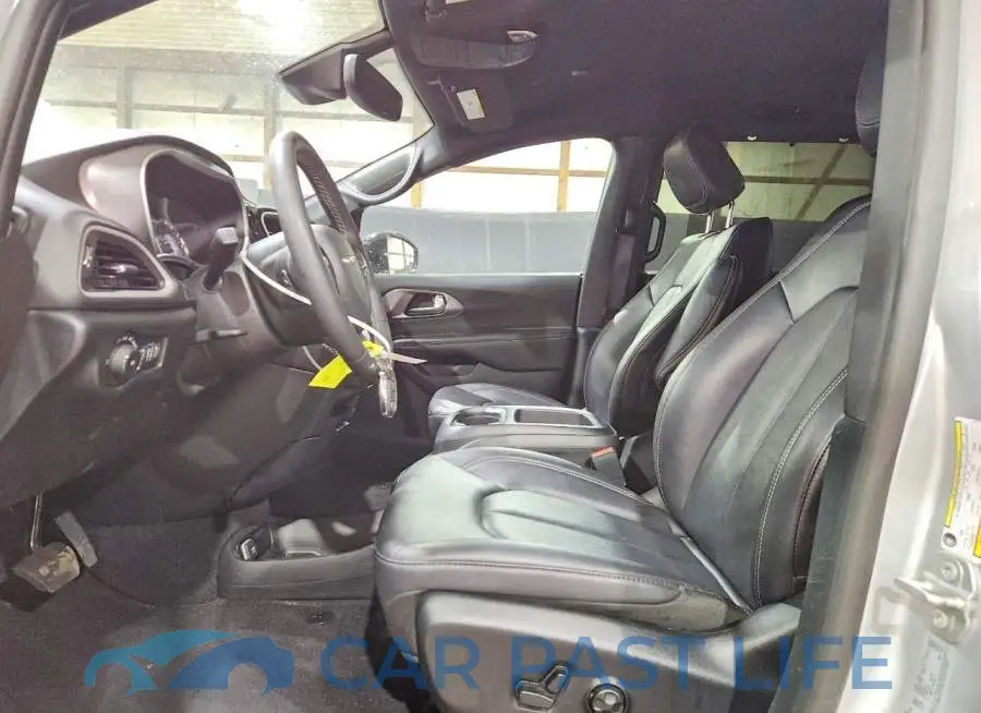 2C4RC1BG9TR186789# 7