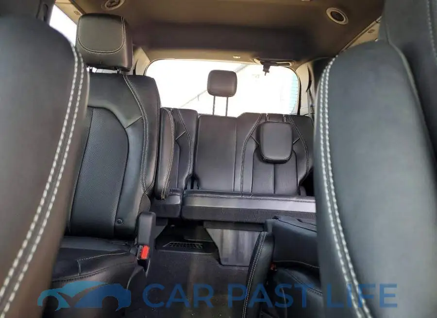 2C4RC1BGXTR160833# 10