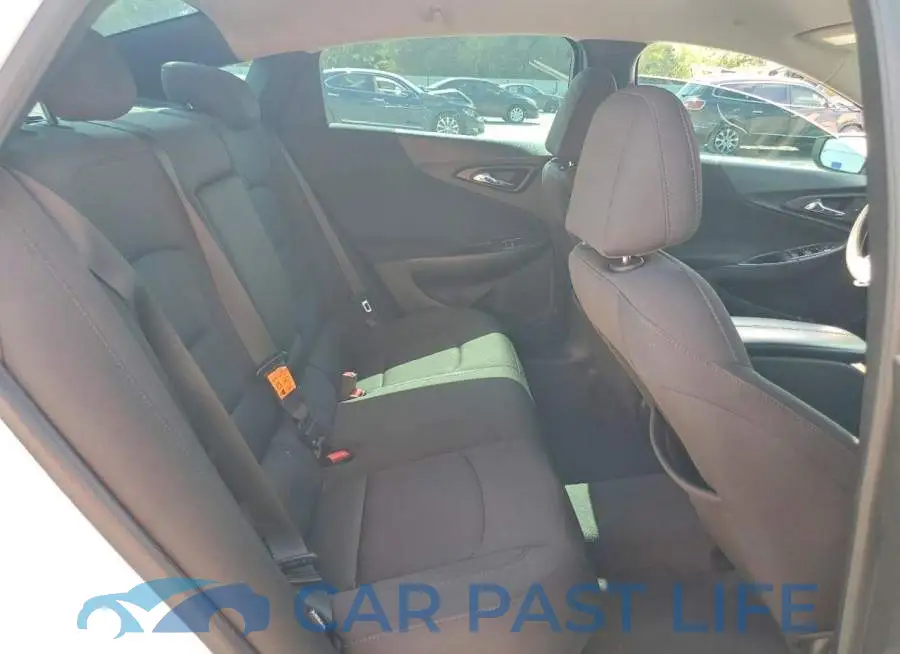 1G1ZD5ST8KF164198# 10