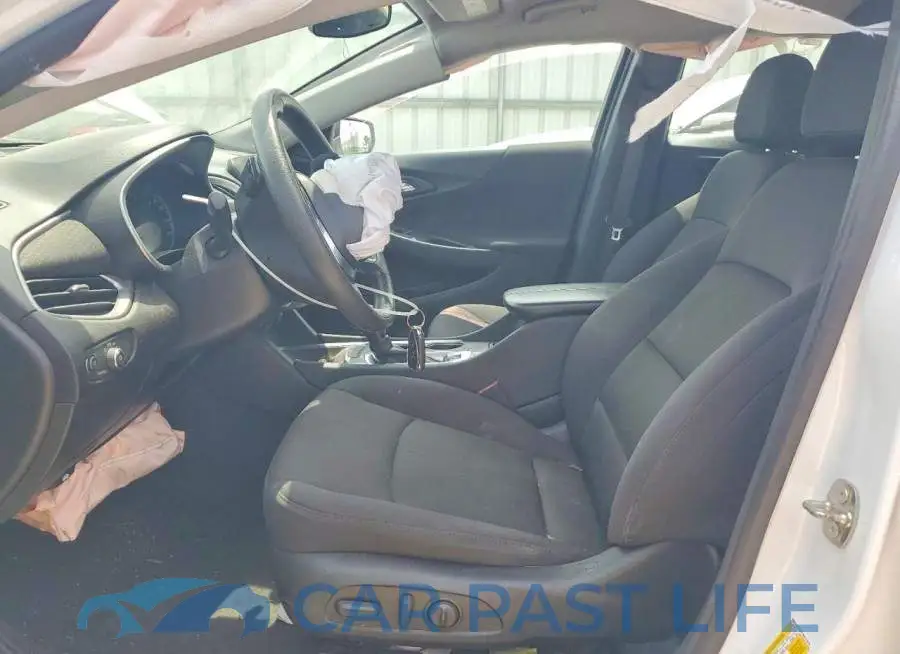 1G1ZD5ST9NF122675# 7
